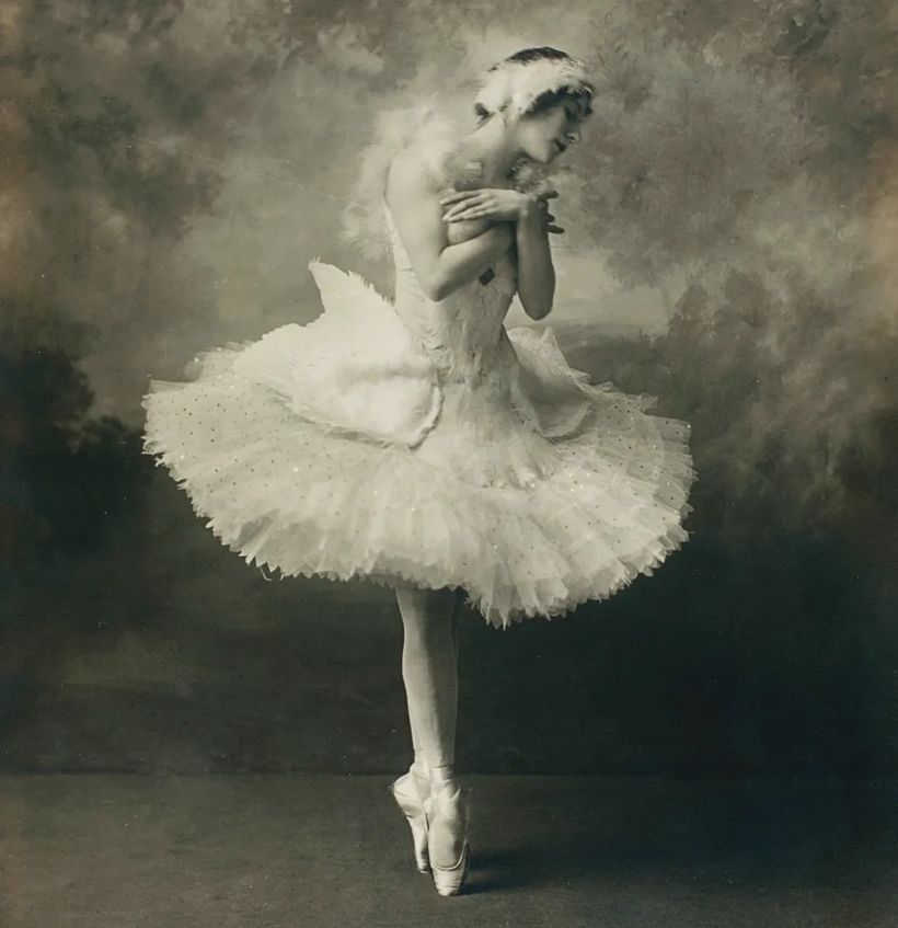 Anna Pavlova jako Umírající labuť. Foto: Herman Mishkin.